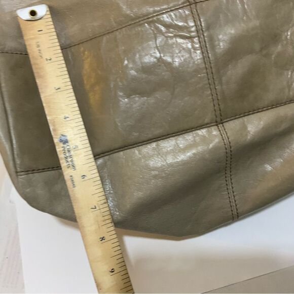 Hobo International gorgeous metallic taupe genuine leather hobo bag - Picture 12 of 15